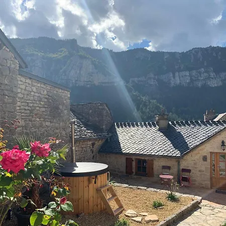 Manoir Du Charme Dans Les Gorges Du Tarn Lozere Bed & Breakfast Quezac  Exterior photo