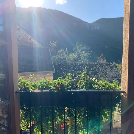 Manoir Du Charme Dans Les Gorges Du Tarn Lozere Bed & Breakfast Quezac  Exterior photo