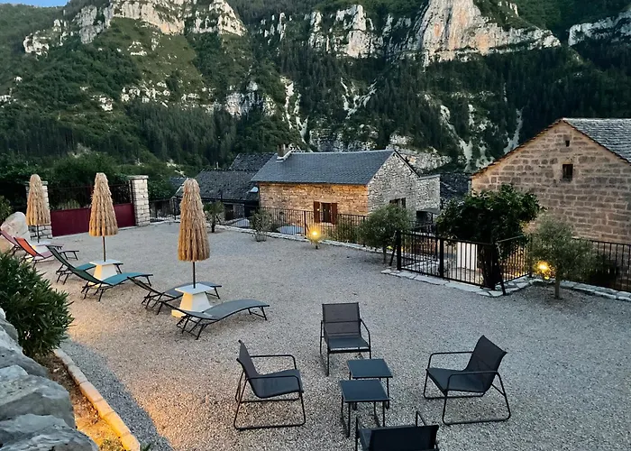 Manoir Du Charme Dans Les Gorges Du Tarn Lozere