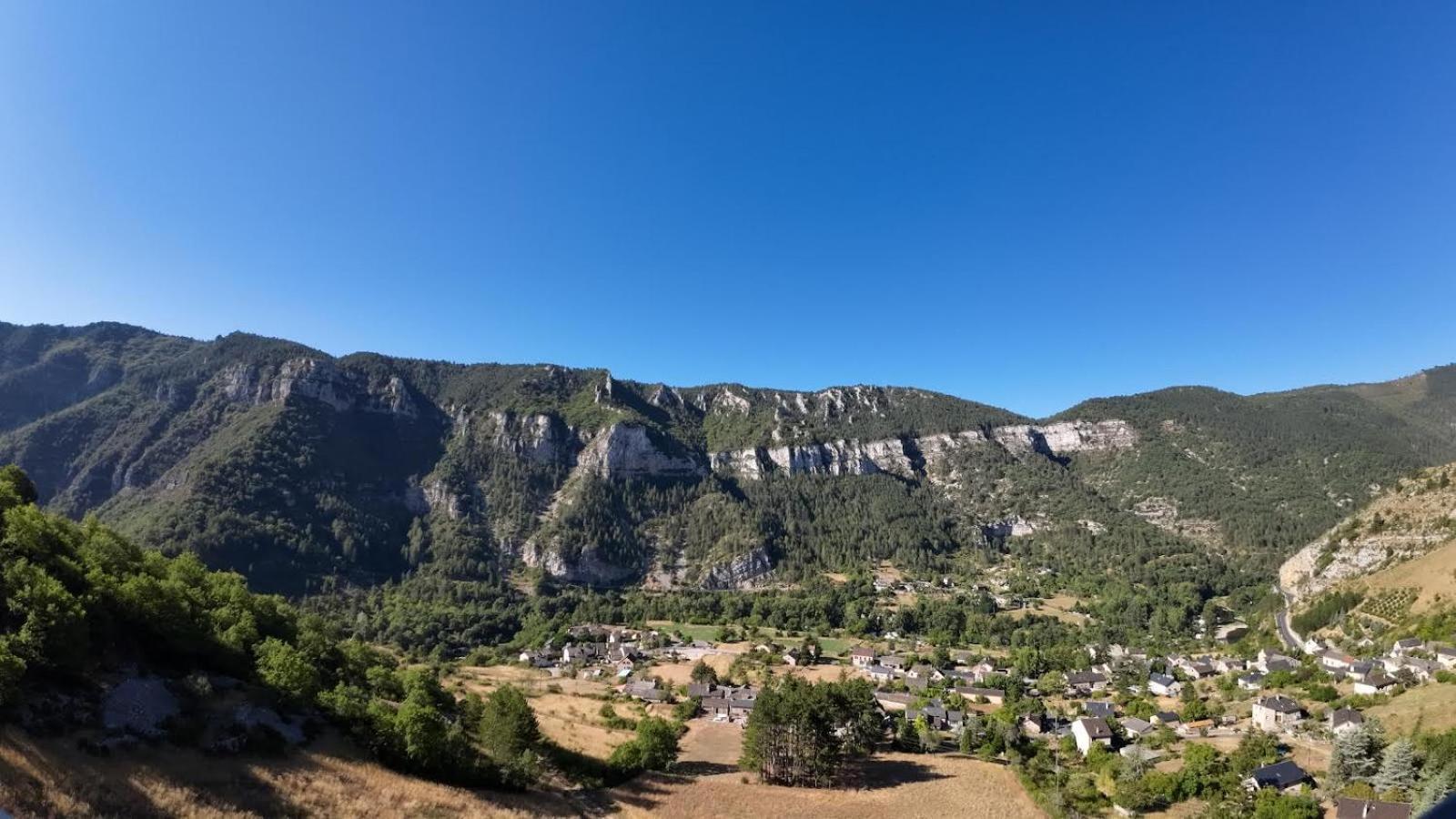 Manoir Du Charme Dans Les Gorges Du Tarn Lozere *