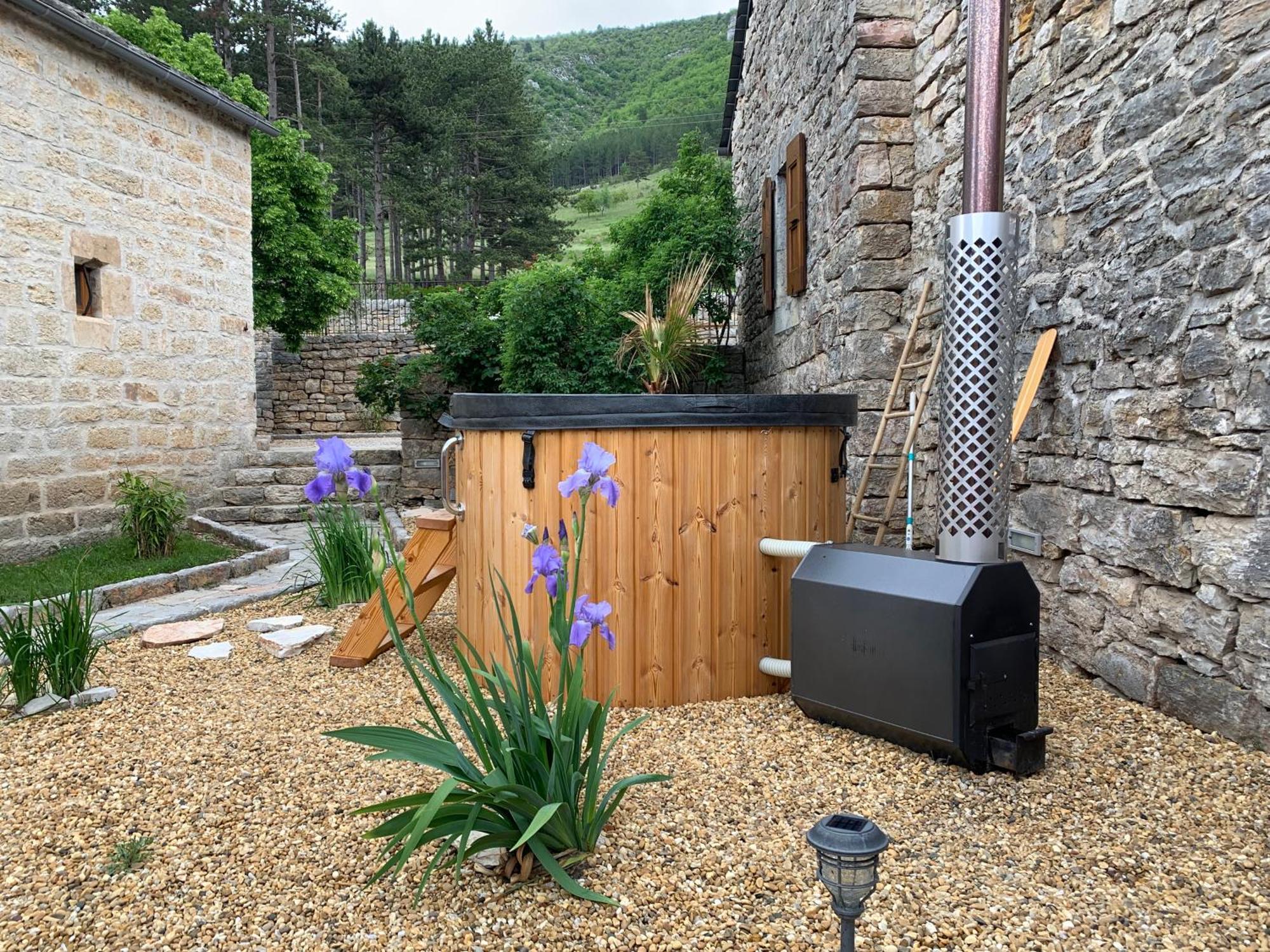 Manoir Du Charme Dans Les Gorges Du Tarn Lozere