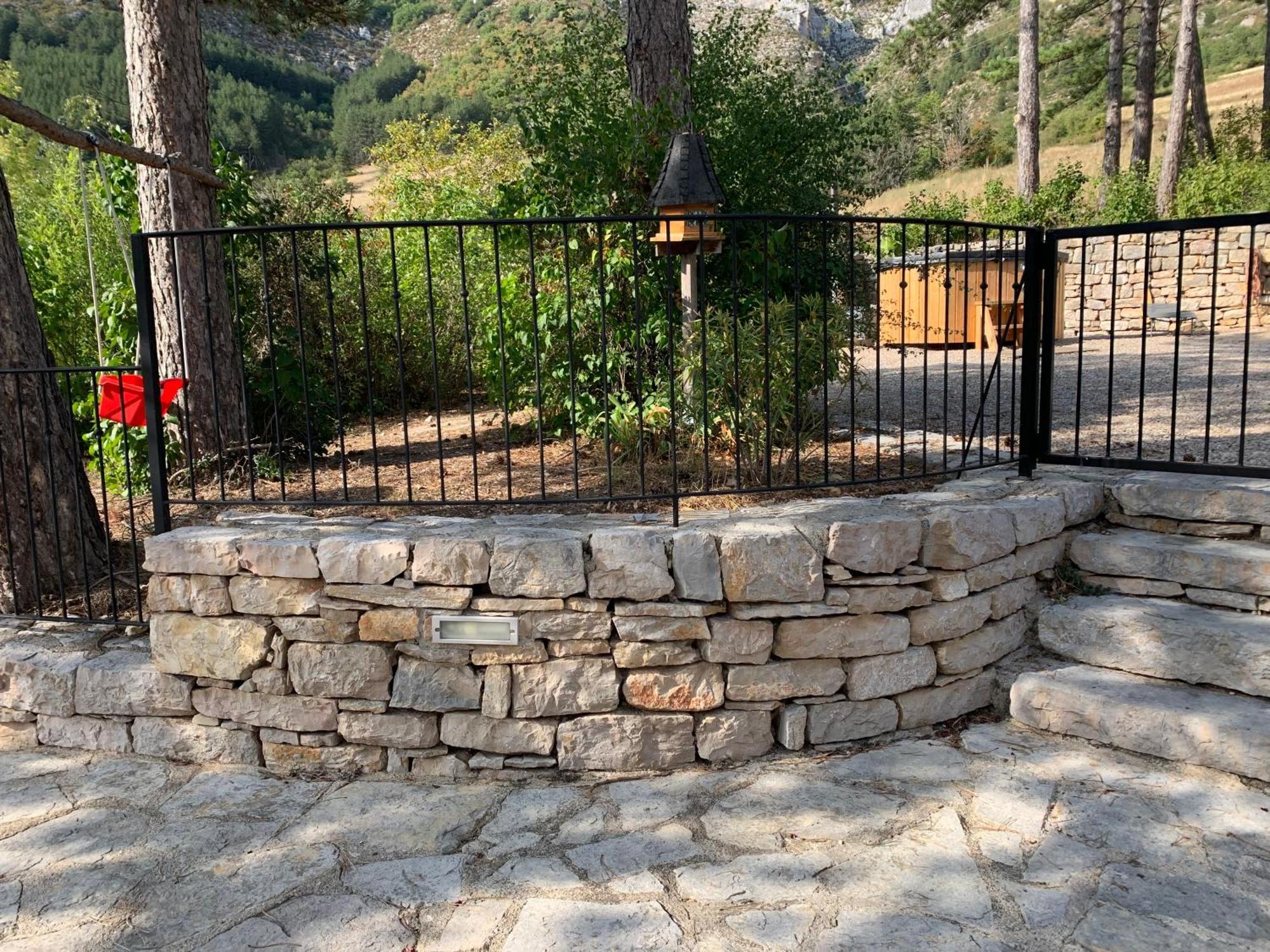 Manoir Du Charme Dans Les Gorges Du Tarn Lozere * Quezac (Lozere)