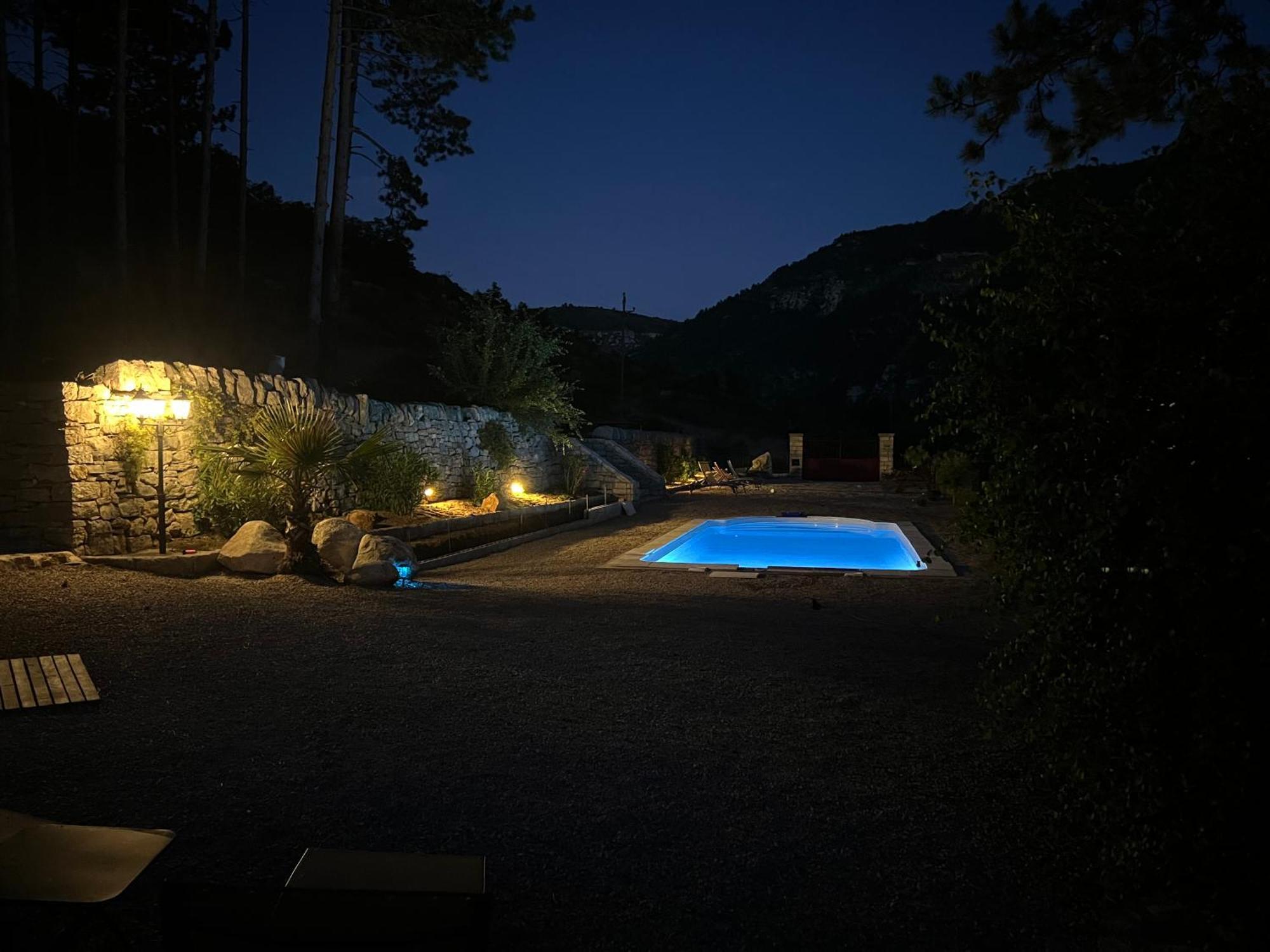 Manoir Du Charme Dans Les Gorges Du Tarn Lozere *