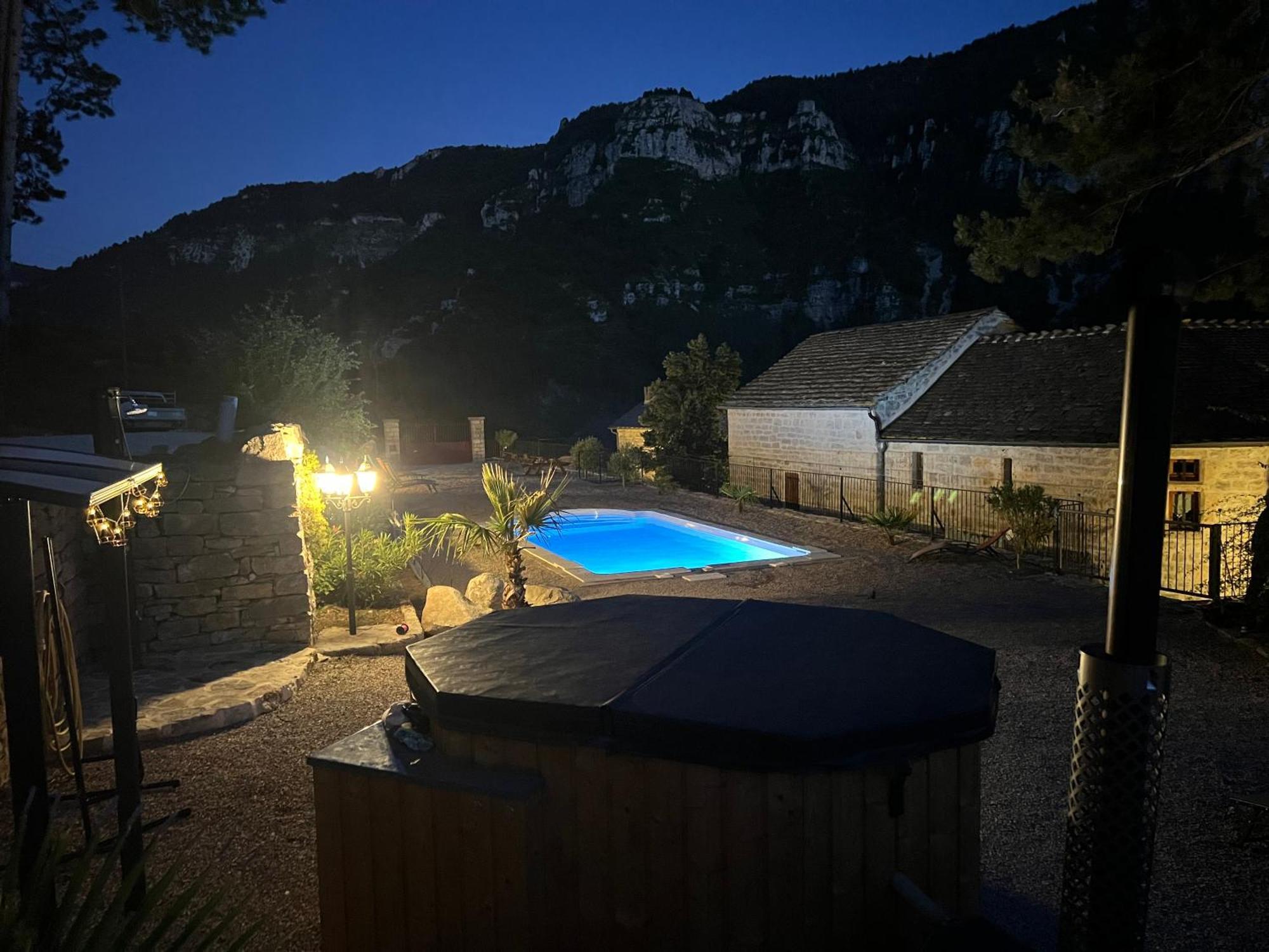 Manoir Du Charme Dans Les Gorges Du Tarn Lozere *