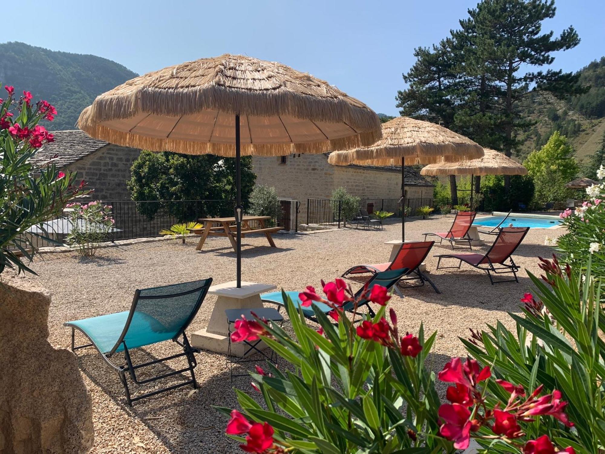Manoir Du Charme Dans Les Gorges Du Tarn Lozere * Quezac (Lozere)